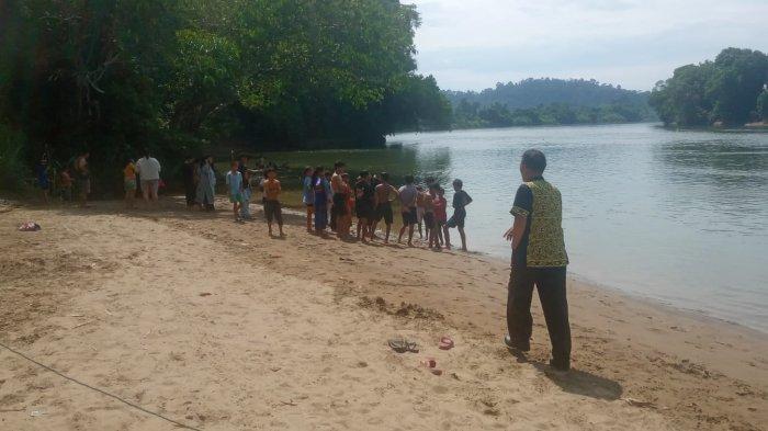 Proses evakuasi korban anak tenggelam di Sungai Sesayap, Kecamatan Malinau Barat, Kabupaten Malinau, Kalimantan Utara, Kamis (19/9/2024)