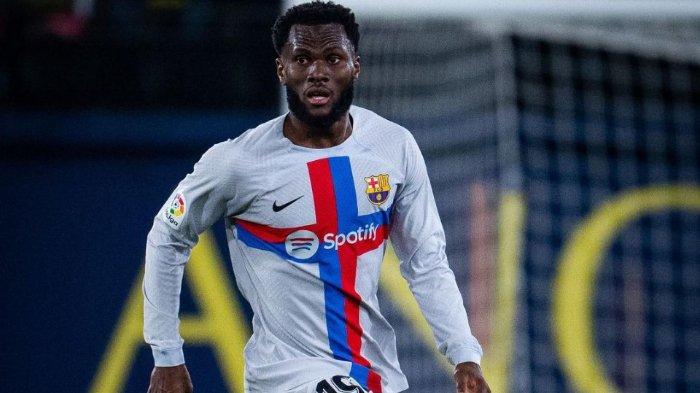 Gelandang Barcelona, Franck Kessie - Eks AC Milan itu kini masuk radar Inter Milan. Nerazzurri dikabarkan bakal memanfaatkan hubungan baik pemain asal Pantai Gading itu dengan Hakan Calhanoglu demi bisa memulangkannya ke Liga Italia pada akhir musim nanti.