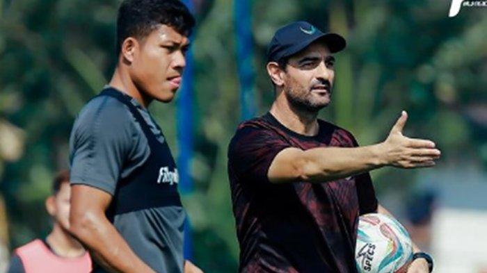 Pelatih PSIS Semarang Gilbert Agius
