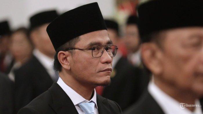 Utusan Khusus Presiden Bidang Kerukunan Beragama dan Pembinaan Sarana Keamanan Miftah Maulana Habiburrahman mengikuti upacara pelantikan di Istana Negara, Jakarta, Selasa (22/10/2024). (TRIBUNNEWS/IRWAN RISMAWAN)