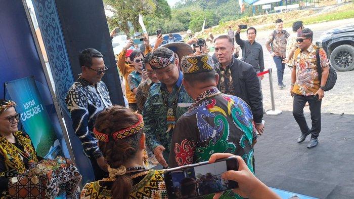 Hashim Djojohadikusumo saat tiba di lokasi acara syukuran Pembangunan PLTA Kayan di Peso, Bulungan, Kalimantan Utara, Kamis (30/05/2024).