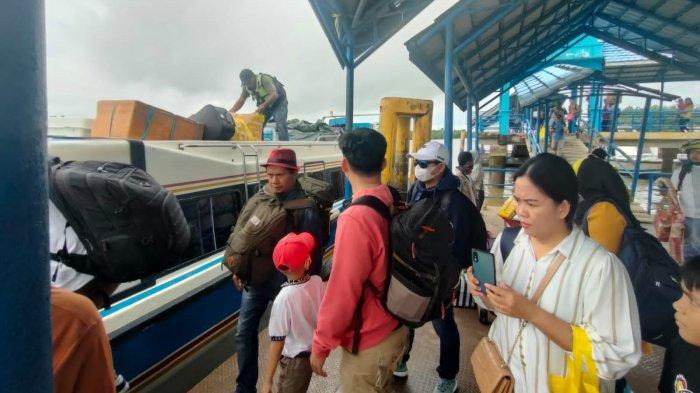 Aktivitas di Pelabuhan Kayan II Tanjung Selor menyambut libut Natal dan Tahun Baru 2025 (TribunKaltara.com / Desi Kartika)