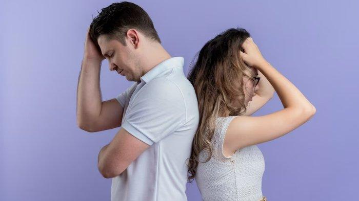 KUMPULAN PANTUN GALAU - Ilustrasi pasangan galau karena putus cinta dari Freepik.com. Simak kumpulan pantun berikut, cocok jadi bahan ekspresikan isi hati di sosial media biar mantan tahu.