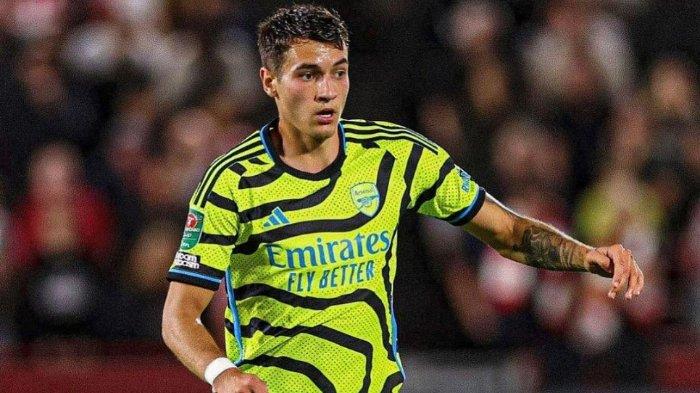 Pemain Arsenal, Jakub Kiwior - Bek tengah asal Polandia itu kini terus dikaitkan dengan kepindahan ke tim Liga Italia Serie A, AS Roma pada Januari mendatang.