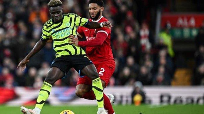 Joe Gomez saat melawan Arsenal, Juergen Klopp hanya dapat andalkan Joe Gomez usai Liverpool dilanda krisis bek kiri