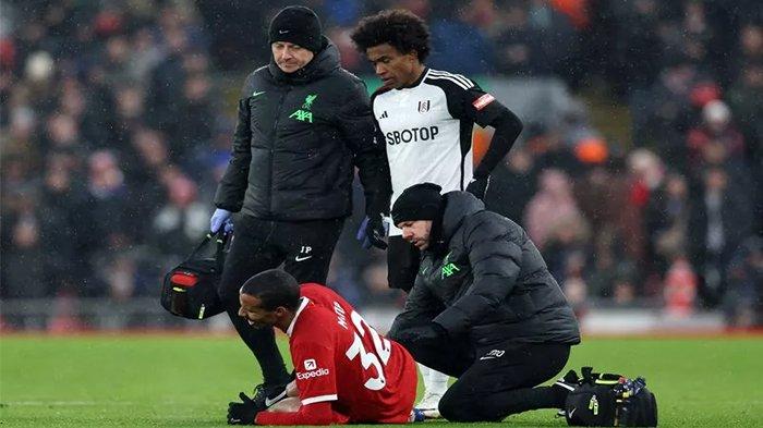 Juergen Klopp menyebut Joel Matip alami cedera di laga Liverpool vs Fulham