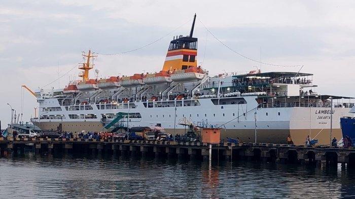 KM LAMBELI-Kapal Pelni KM Lambelu berlabuh di Pelabuhan Tunon Taka Nunukan, Kalimantan YUtara belum lama ini.