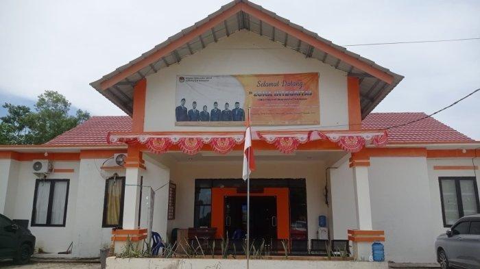 Kantor KPU Nunukan, Jalan Ujang Dewa Sedadap, Kelurahan Nunukan Selatan.