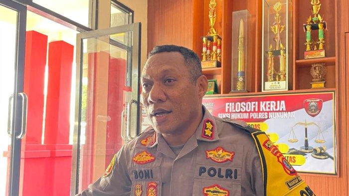 PROFIL KAPOLRES NUNUKAN - Kapolres Nunukan AKBP Bonifasius Rumbewas saat ditemui TribunKaltara.com. Di tengah kabar empat polisi Polres Nunukan, Polda Kaltara ditangkap di Sebatik, menarik mengetahui profil dan rekam jejak Kapolres Nunukan AKBP Bonifasius Rumbewas.