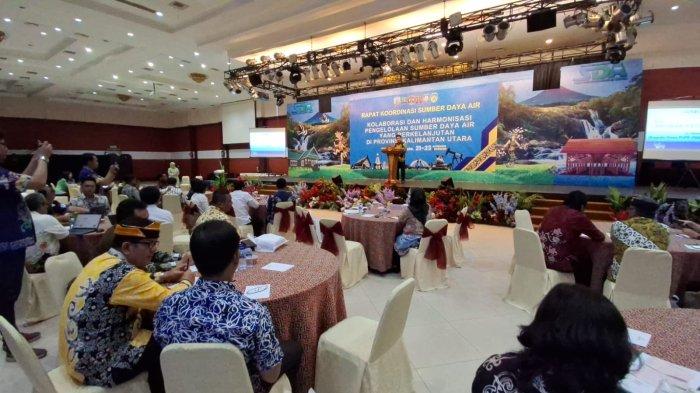 Kegiatan Rapat Koordinasi Sumber Daya Air Dinas Pekerjaan Umum dan Penataan Ruang Perumahan dan Kawasan Pemukiman (PUPR-PERKIM) Provinsi Kaltara, Kamis (21/11/2024). Kegiatan rapat koordinasi dilangsungkan selama tiga hari hingga Sabtu (23/11/2024).