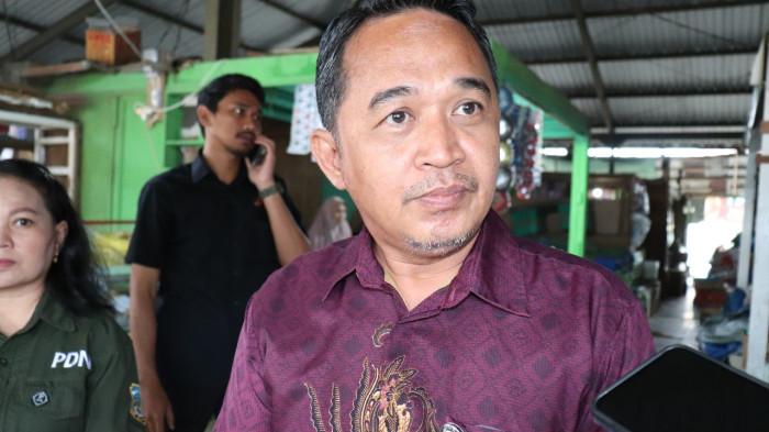 OKTAVIANUR- Kepala Cabang Bulog Bulungan, Oktavianur saat diwawancarai media usai melakukan sidak bersama tim pengawas gabungan, Kamis (17/7/2025) di Tanjung Selor, Bulungan Kalimantan Utara.
