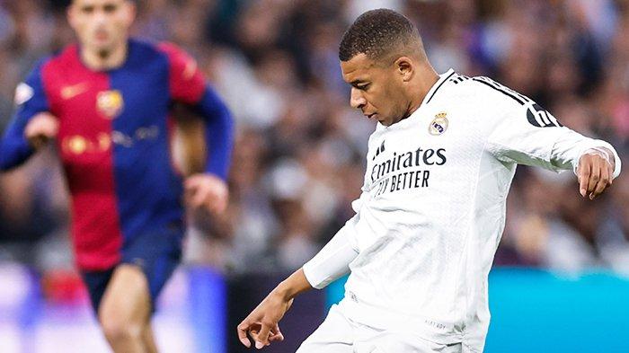Aksi Kylian Mbappe saat debutnya di El Clasico antara Real Madrid vs Barcelona, pekan ke-11 LaLiga, di Stadion Santiago Bernabeu, Minggu (27/10/2024). (Twitter/@realmadrid)