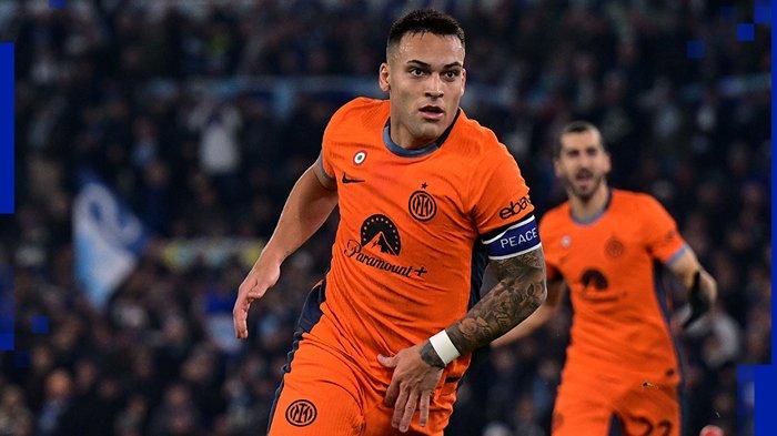 Selebrasi Lautaro Martinez ketika mencetak gol pada laga Lazio vs Inter Milan, giornata 16 Liga Italia Serie A di Stadion Olimpico, Senin (18/12/2023).