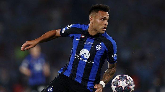 Aksi Lautaro Martinez dalam pertandingan final Liga Champions antara Man City vs Inter Milan, di Stadion Ataturk Olimpic, Minggu (11/6/2023).