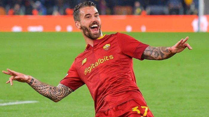 Pemain AS Roma, Leonardo Spinazzola - Pemain 30 tahun asal Italia ini dibidik Galatasaray dan tim Arab Saudi menyusul kontraknya di Giallorossi akan berakhir pada musim panas nanti.