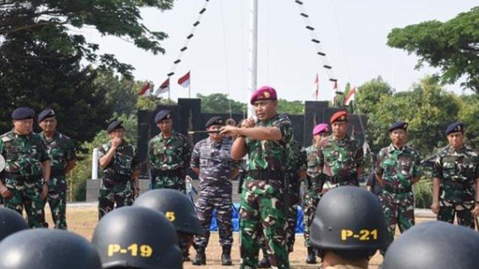 Nama Letnan Jenderal TNI ( Marinir ) atau Letjen TNI (Mar.) Suhartono jadi salah seorang perwira tinggi (Pati) di dalam TNI Angkatan Laut (AL) yang masuk gerbong mutasi TNI terbaru 2023.