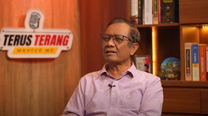 MAHFUD MD - Mahfud MD komentari kasus viral mobil RI 36 Raffi Ahmad. Tanggapi soal tudingan ijazah palsu Jokowi, Mahfud MD ungkap semua kebijakan Joko Widodo selama jadi Presiden tetap sah.