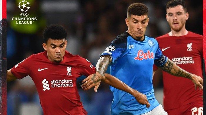 Duel Luis Diaz dan Giovani Di Lorenzo pada penyisihan grup Liga Champions Napoli vs Liverpool di Stadion Diego Maradona, Kamis (8/9/2022). (Instagram / @liverpoolfc)