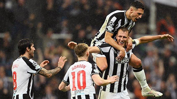 Skuad Newcastle United di Liga Champions saat mengalahkan PSG pada matchday 2 UCL di Stadion St James Park, Kamis (5/10/2023). (Twitter / @NUFC)