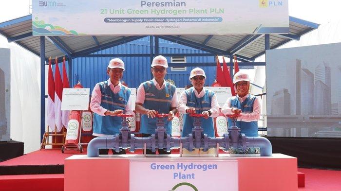 PT PLN (Persero) meresmikan 21 unit Green Hydrogen Plant (GHP) tersebar di seluruh Indonesia, Senin (20/11/2023) di pembangkit listrik tenaga gas uap (PLTGU) Tanjung Priok, Jakarta.