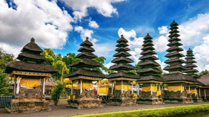 KUMPULAN PANTUN BALI - Foto Pura Taman Ayun dari Freepik.com, Kamis (27/2/2025). Simak kumpulan pantun bahasa Bali atau Peparikan berikut ini, berisi petuah hidup hingga candaan lucu, bagikan di sosmed untuk lestarikan budaya Indonesia.
