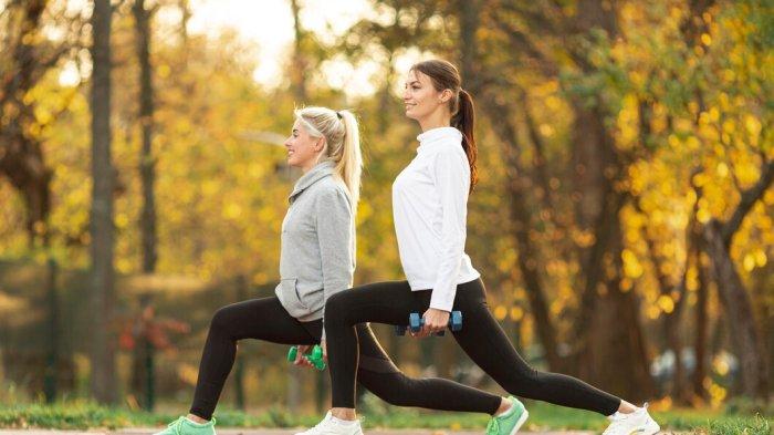 KUMPULAN PANTUN OLAHRAGA - Foto orang olahraga dari Freepik.com. Kumpulan pantun olahraga, motivasi hidup sehat agar tidak mudah terserang penyakit, bagikan kepada orang terdekat!