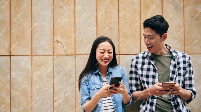 Simak kumpulan pantun gombal bahasa inggris campur bahasa indonesia, lucu tapi romantis.