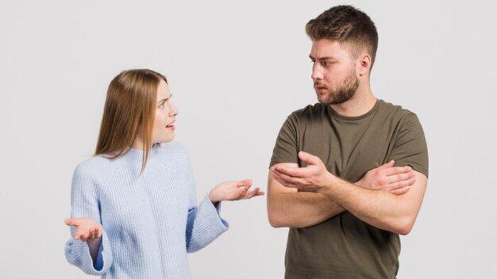 Kumpulan pantun sindiran buat mantan pacar, berisi ucapan pedas dan menohok biar doi introspeksi diri, kirimkan sekarang!