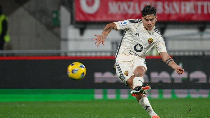 Bomber AS Roma, Paulo Dybala - Menjelang akhir musim, eks Juventus ini rumornya diminati klub papan atas Barcelona, klausul rilis La Joya yang cukup rendah jadi momok bagi Giallorossi.