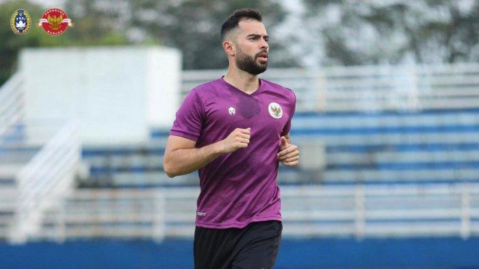 JORDI AMAT SAKIT - Pemain naturalisasi Timnas Indonesia Jordi Amat. Absen dua hari saat TC padahal sudah tiba di Bali, PSSI ungkap bek Skuad Garuda ini alami radang tenggorokan akut.
