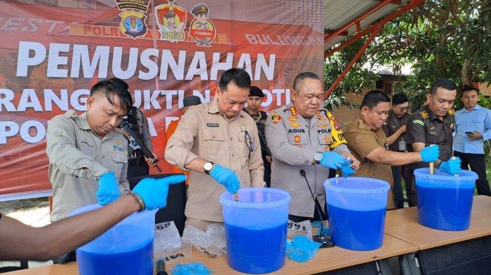 Ilustrasi pemusnahan barang bukti sabu dan ekstasi di Mapolresta Bulungan, Selasa (27/02/2024).