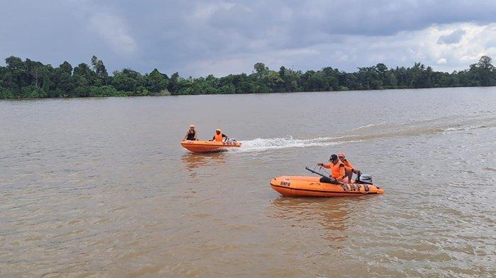 Pencarian korban tenggelam di Sungai Kayan, Senin (15/07/2024). (Tribunkaltara.com)