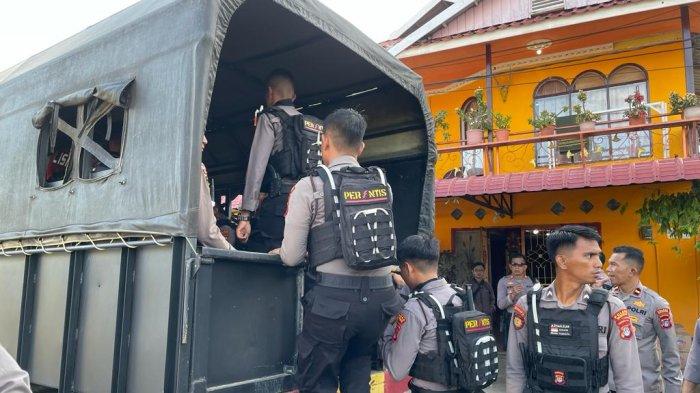 Persiapan pengamanan polisi i Mako Polsek Sebatik Timur, Rabu (25/10/2023)