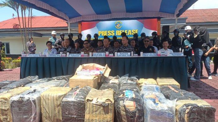 Kegiatan rilis pers Lantamal XIII Tarakan merilis pengungkapan penggagalan penyelundupan kosmetik ilegal oleh Tim SFQR Lantamal XIII, Koarmada II, Sabtu (14/9/2024).