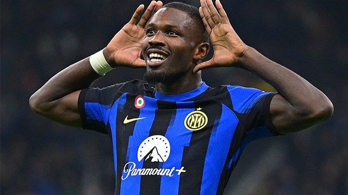 Selebrasi Marcus Thuram saat mencetak gol pada laga Inter Milan vs AS Roma giornata 10 Liga Italia Serie A, di Stadion Giuseppe Meazza, Senin (30/10/2023).