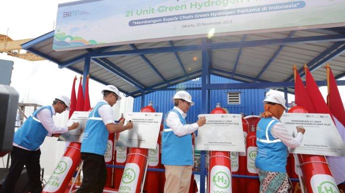 PT PLN (Persero) meresmikan 21 unit Green Hydrogen Plant (GHP) tersebar di seluruh Indonesia, pada Senin (20/11), di Pembangkit Listrik Tenaga Gas Uap (PLTGU) Tanjung Priok, Jakarta.
