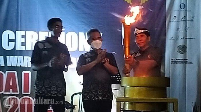 Kehadiran Gubernur Kaltara Zainal Paliwang bersama Wali Kota Tarakan Khairul ikut menyemarakkan momen opening ceremony Pekan Olahraga Wartawan Daerah (Porwada) I Kalimantan Utara (Kaltara) berlangsung meriah di Gedung Graha Pemuda, Tarakan, Kamis (13/12/2023) malam.