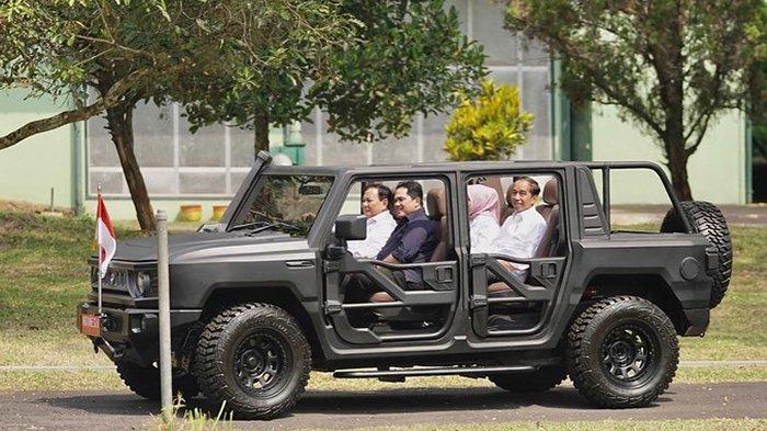 Menhan Prabowo ditemani Menteri BUMN Erick Thohir saat sopiri Presiden Jokowi dan Ibu Negara Iriana dengan Mobil Maung buatan Pindad di Malang, Jatim, Senin (24/7/2023) (Instagram/@erickthohir)