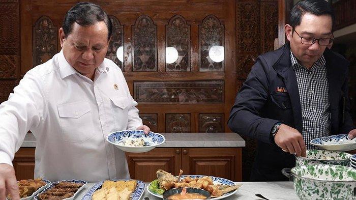 Prabowo Subianto saat makan malam dengan mantan Gubernur Jawa Barat Ridwan Kamil di kediamannya
