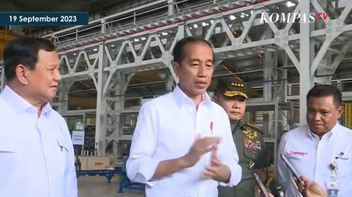 Presiden Jokowi menyebut Menhan Prabowo Subianto lebih sabar dalam wawancara usai kunjungan ke pabrik Pindad di Bandung