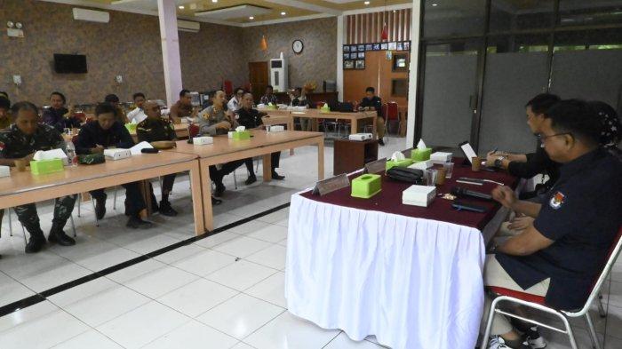 Pelaksanaan rapat koordinasi kesiapan pelaksanaan Pilkada 2024 di Malinau, Kalimantan Utara.