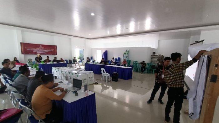 Kegiatan rapat pleno terbuka rekapitulasi hasil penghitungan suara pada pemungutan suara ulang (PSU) pasca putusan MK RI Dapil Kota Tarakan 1 Kota Tarakan digelar di Gedung FKUB Kota Tarakan, Senin (15/7/2024).