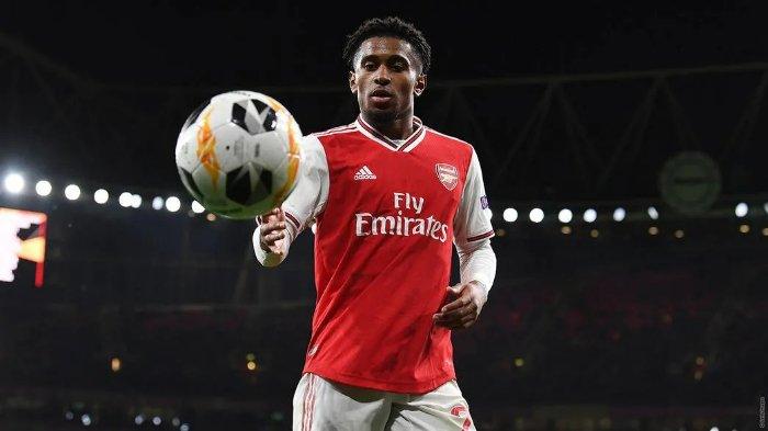 Pemain Arsenal, Reiss Nelson - Penggawa 23 tahun ini diminati AC Milan. Tim Liga Italia itu bahkan telah mengajukan proposal sebelum sang pemain teken kontrak baru dengan The Gunners.