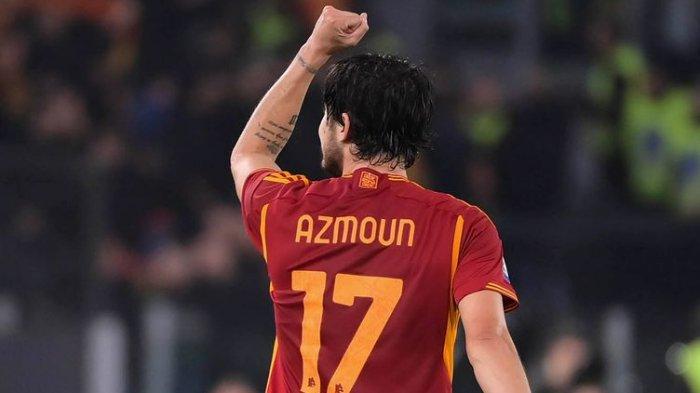 Pemain AS Roma, Sardar Azmoun - Striker asal Iran itu mulai dilirik Bologna usai mendapat pujian dari Jose Mourinho setelah tampil impresif di pertandingan melawan Udinese pada Liga Italia Serie A pekan 13 baru-baru ini.