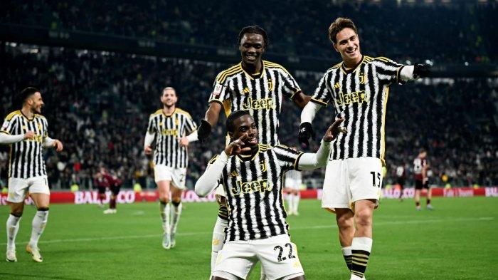 Selebrasi Timothy Weah usai mencetak gol keenam untuk Juventus atas Salernitana di babak 16 besar Coppa Italia di Allianz Stadium, Jumat (5/1/2024).