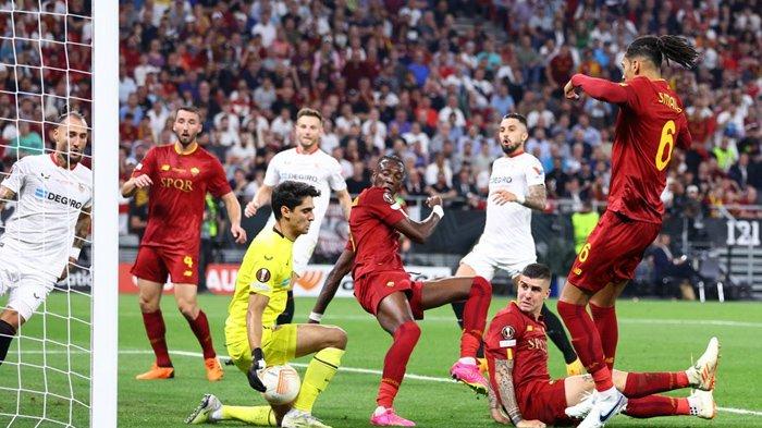 Duel Sevilla vs AS Roma pada final Liga Europa di Stadion Puskas Arena, Budapest, Kamis (1/6/2023). (Twitter / @EuropaLeague)