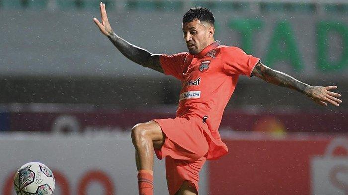 Aksi Stefano Lilipaly pada pekan ke-8 Liga 1 saat laga Persikabo vs Borneo FC di Stadion Pakansari, Bogor, Sabtu (3/9/2022). (Instagram / @borneofc.id)