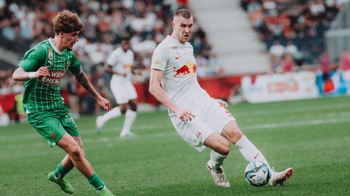 Bek asal Serbia, Strahinja Pavlovic saat memperkuat RB Salzburg.