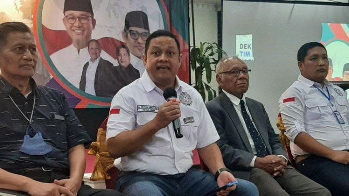 TIMNAS AMIN ungkap 9 kecurangan dalam Pilpres 2024. Tampak Ketua Umum Tim Hukum Nasional Anies Baswedan dan Muhaimin Iskandar, Ari Yusuf Amir saat jumpa pers acara deklarasi Tim Hukum Nasional Amin DIY di Sleman, Kamis (4/01/2024).