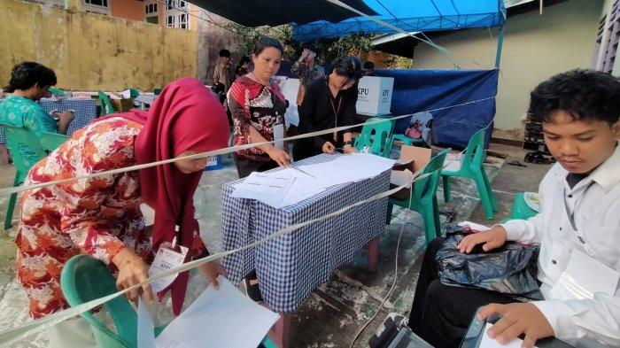 Proses rekapitulasi suara hasil Pemungutan Suara Ulang (PSU) di TPS 39 Kelurahan Pamusian, Kecamatan Tarakan Tengah, Kota Tarakan Sabtu (13/7/2024). TRIBUNKALTARA.COM/ANDI PAUSIAH